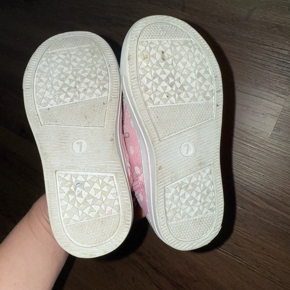 Minnie Mouse High-Top Lace-Up Sneakers (7) - Picture 6 of 6